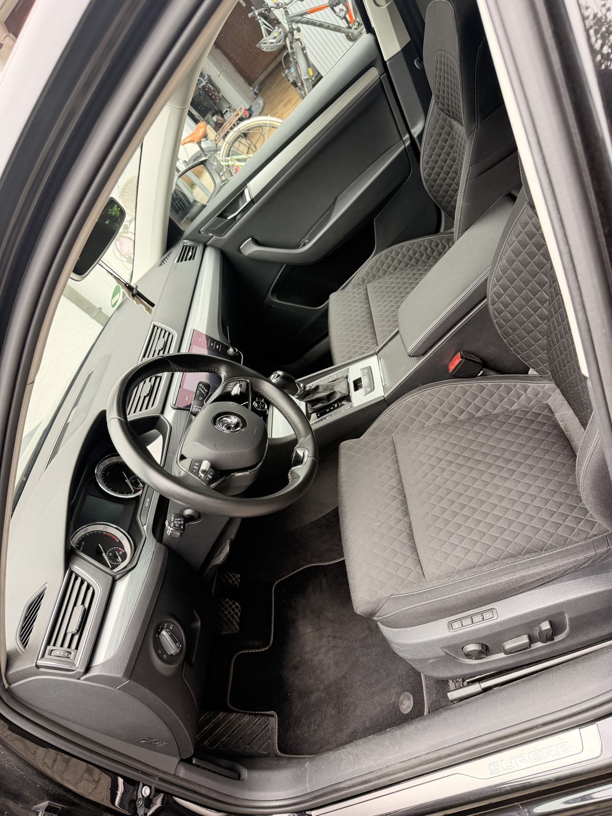 Škoda Superb 2,0 TDI, fotografija 10