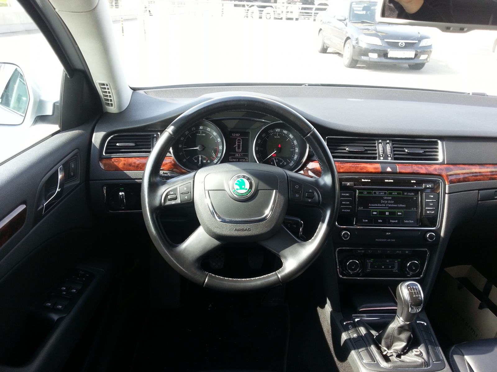 Škoda Superb 2,0 TDI, fotografija 5
