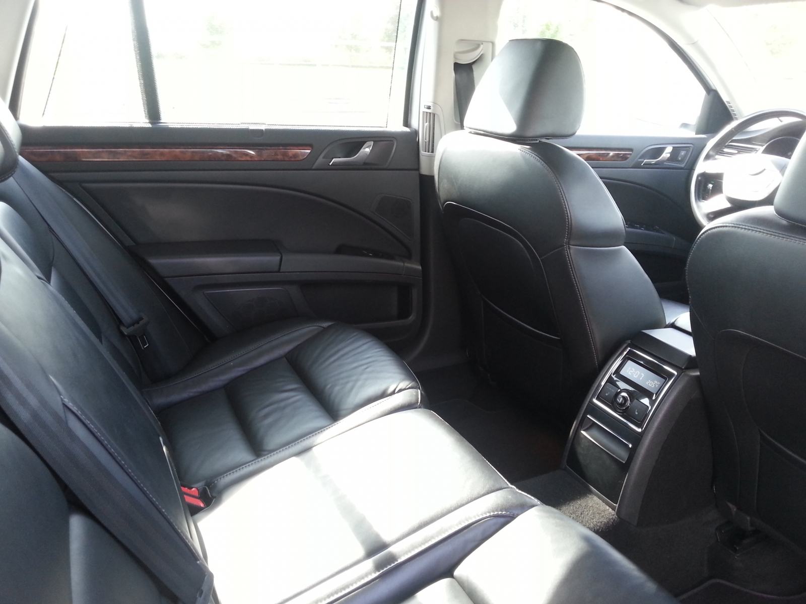 Škoda Superb 2,0 TDI, fotografija 6