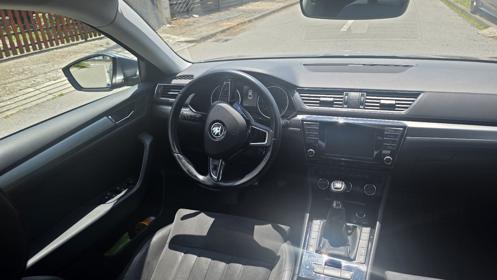 Škoda Superb 2,0 TDI Stayl - HR auto, JAMSTVO, fotografija 9
