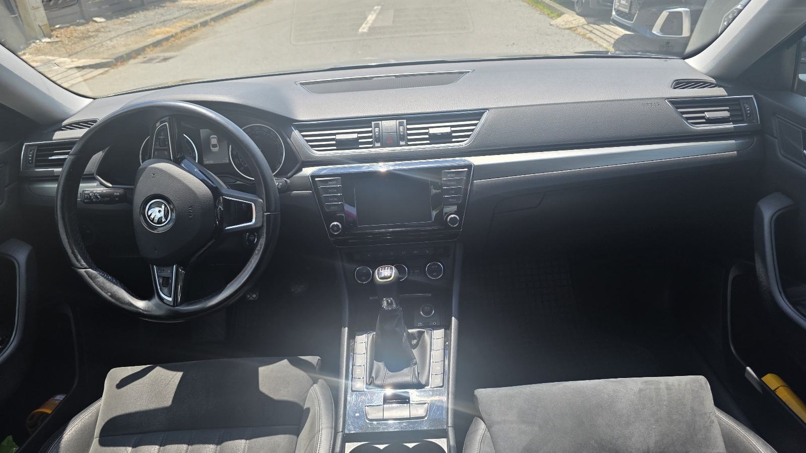 Škoda Superb 2,0 TDI Stayl - HR auto, JAMSTVO, fotografija 10