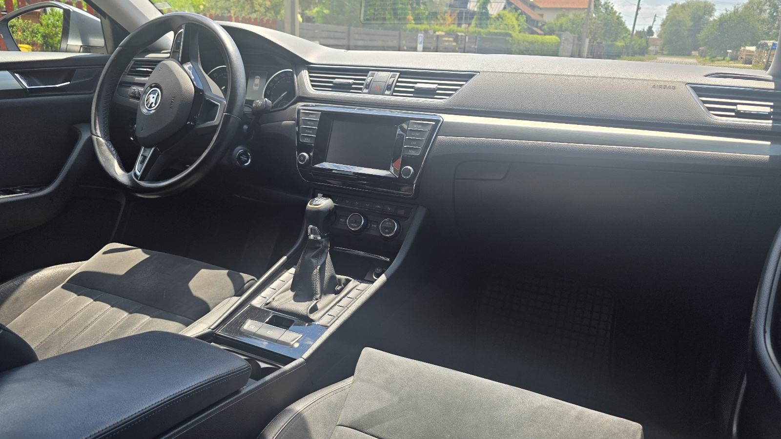 Škoda Superb 2,0 TDI Stayl - HR auto, JAMSTVO, fotografija 11