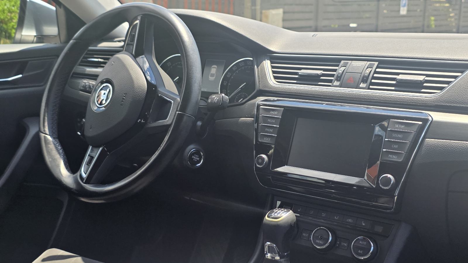 Škoda Superb 2,0 TDI Stayl - HR auto, JAMSTVO, fotografija 14