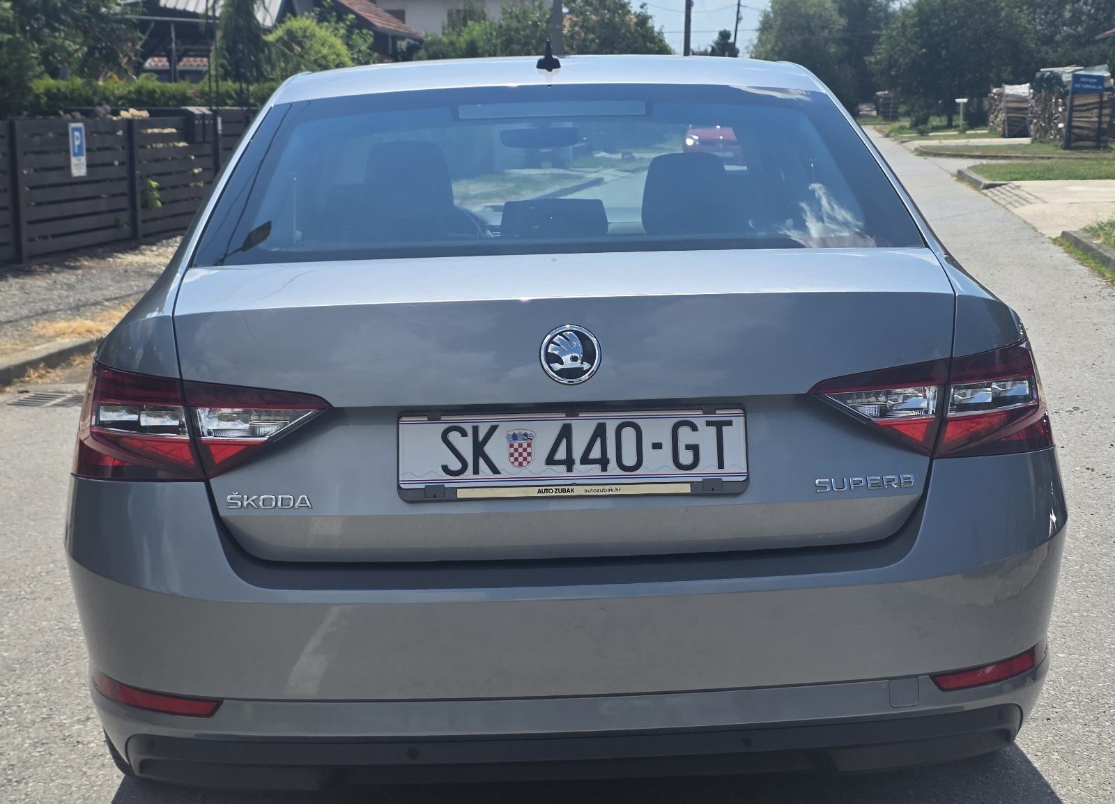 Škoda Superb 2,0 TDI Stayl - HR auto, JAMSTVO, fotografija 8