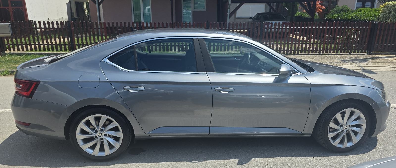 Škoda Superb 2,0 TDI Stayl - HR auto, JAMSTVO, fotografija 5