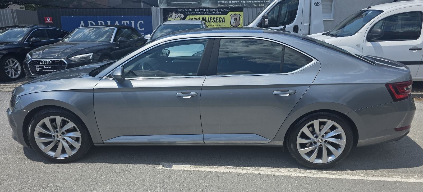 Škoda Superb 2,0 TDI Stayl - HR auto, JAMSTVO, fotografija 3