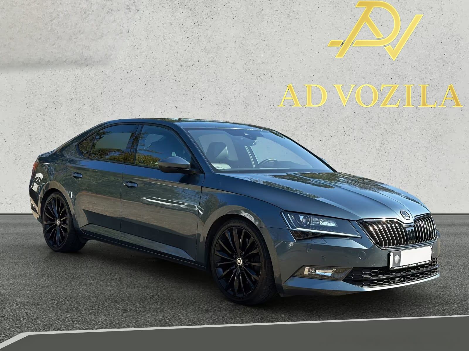 Škoda Superb 2,0 TSI DSG Laurin & Klement 4x4, fotografija 1