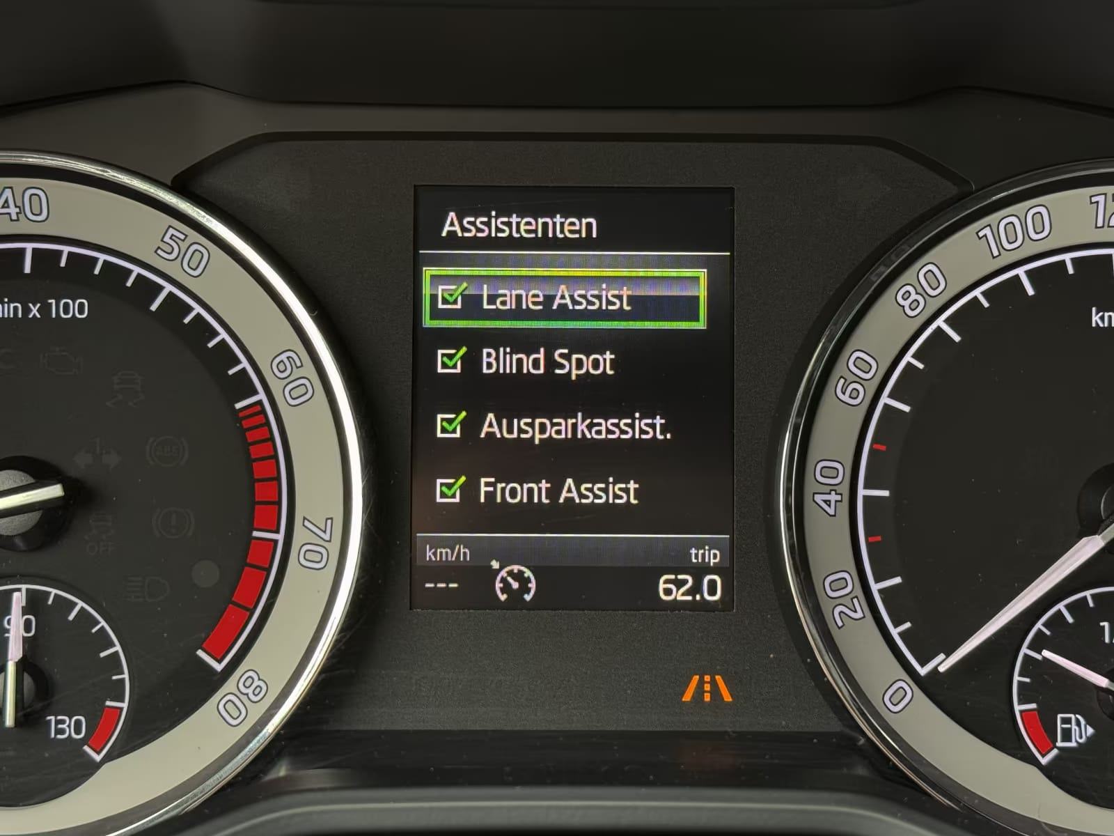 Škoda Superb 2,0 TSI DSG Laurin & Klement 4x4, fotografija 14