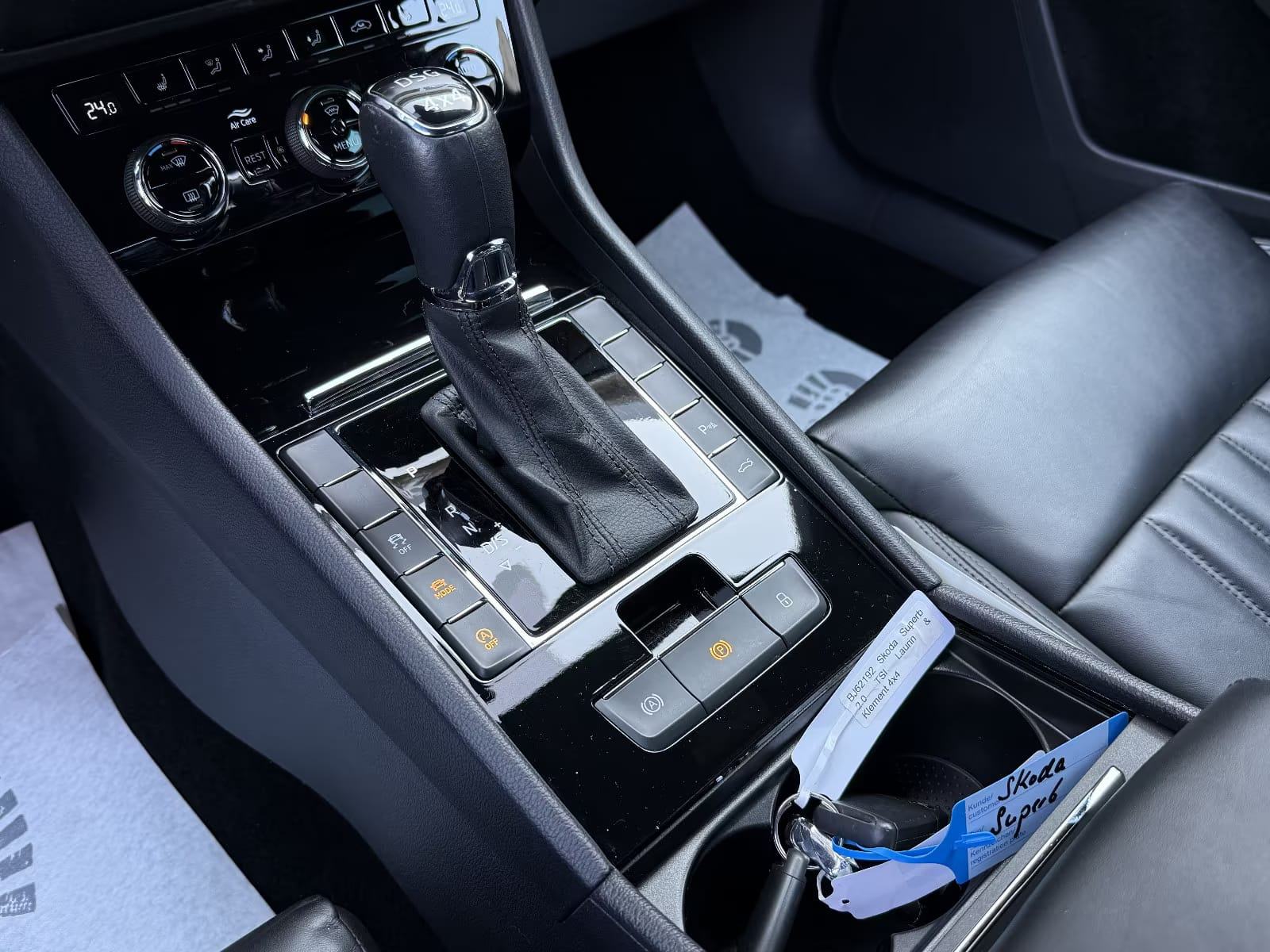Škoda Superb 2,0 TSI DSG Laurin & Klement 4x4, fotografija 18