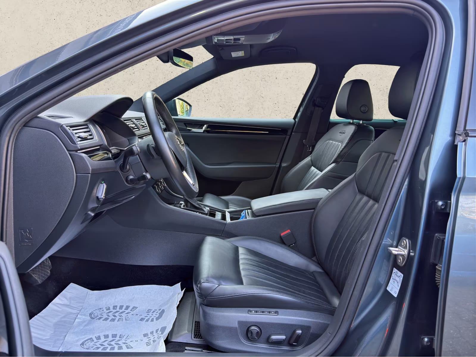 Škoda Superb 2,0 TSI DSG Laurin & Klement 4x4, fotografija 7