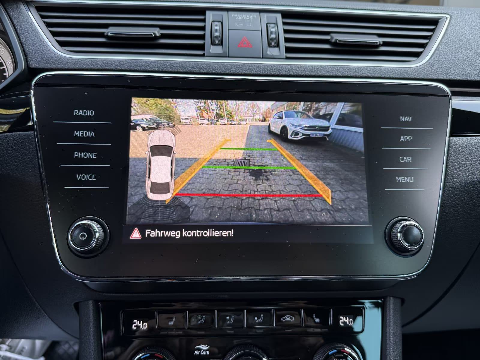 Škoda Superb 2,0 TSI DSG Laurin & Klement 4x4, fotografija 15