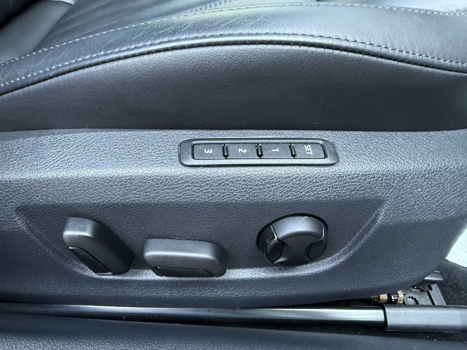 Škoda Superb 2,0 TSI DSG Laurin & Klement 4x4, fotografija 19