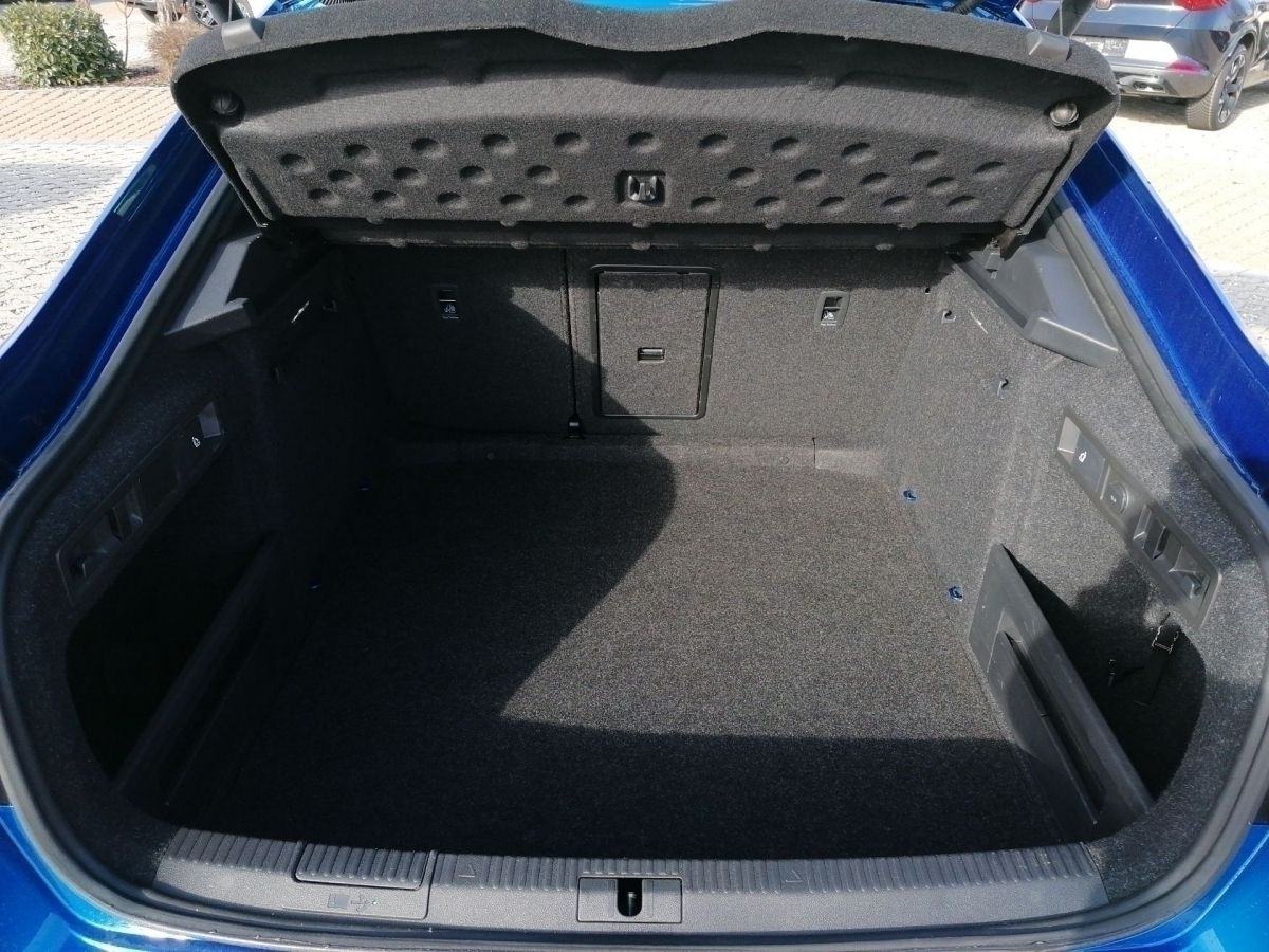 Škoda Superb 2,0 TSI DSG SportLine MATRIX DCC ACC ŠIBER VIRTUAL KAMER, fotografija 17