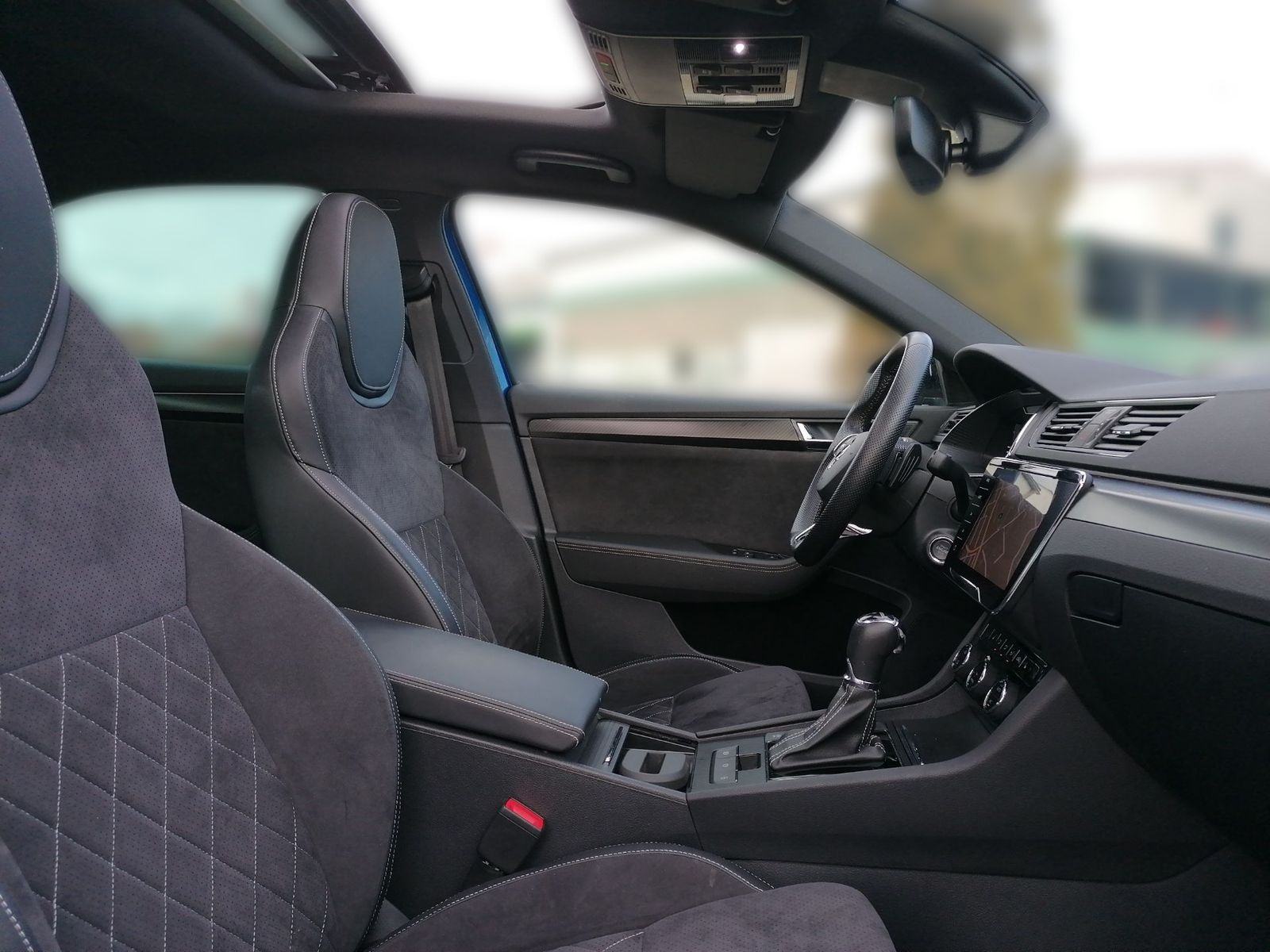 Škoda Superb 2,0 TSI DSG SportLine MATRIX DCC ACC ŠIBER VIRTUAL KAMER, fotografija 15