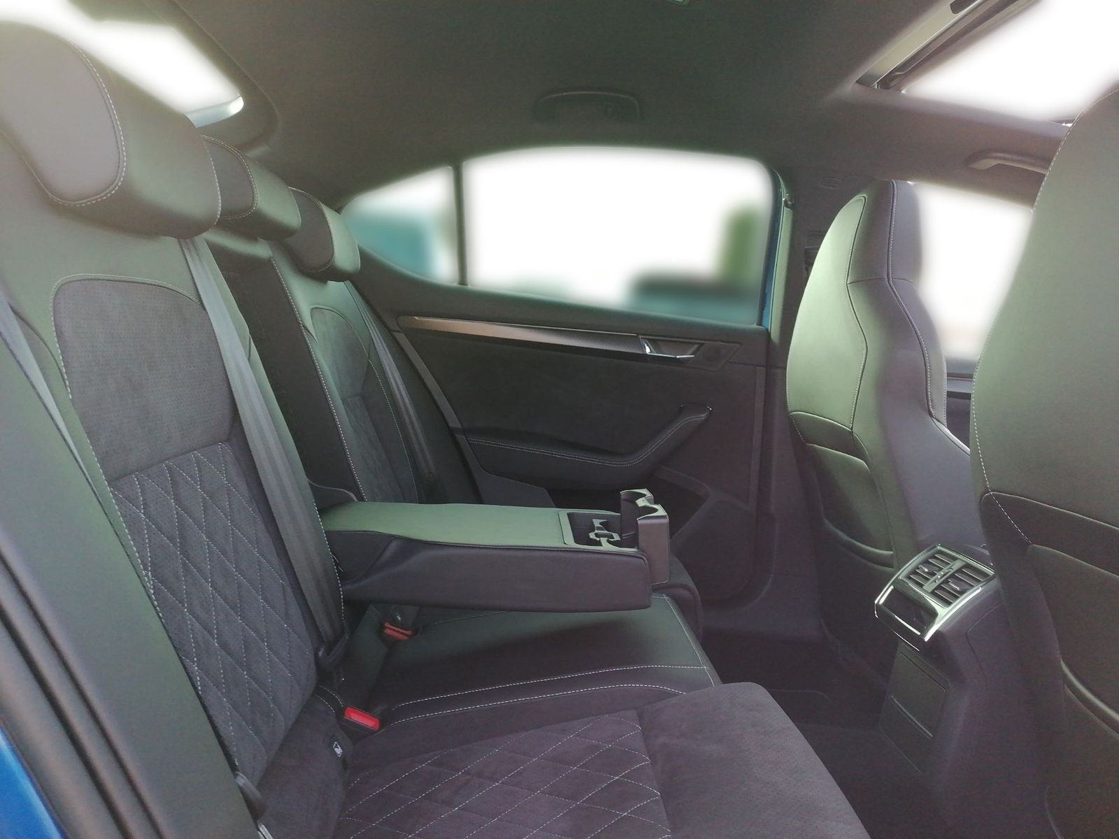 Škoda Superb 2,0 TSI DSG SportLine MATRIX DCC ACC ŠIBER VIRTUAL KAMER, fotografija 16