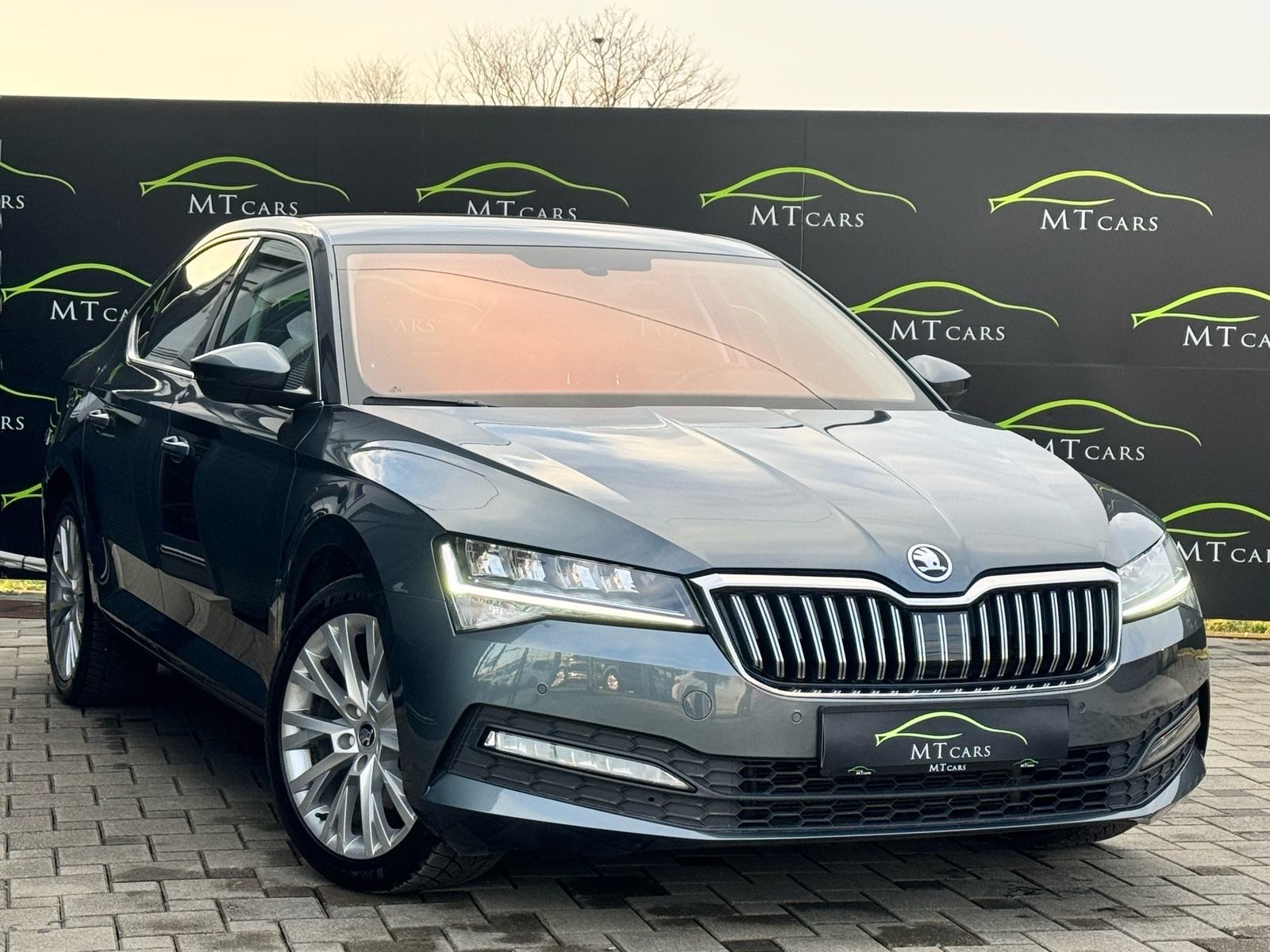 ŠKODA SUPERB 2.0TDI DSG REDIZAJN, LED, ACC, KEYLESS, JAMSTVO, fotografija 3