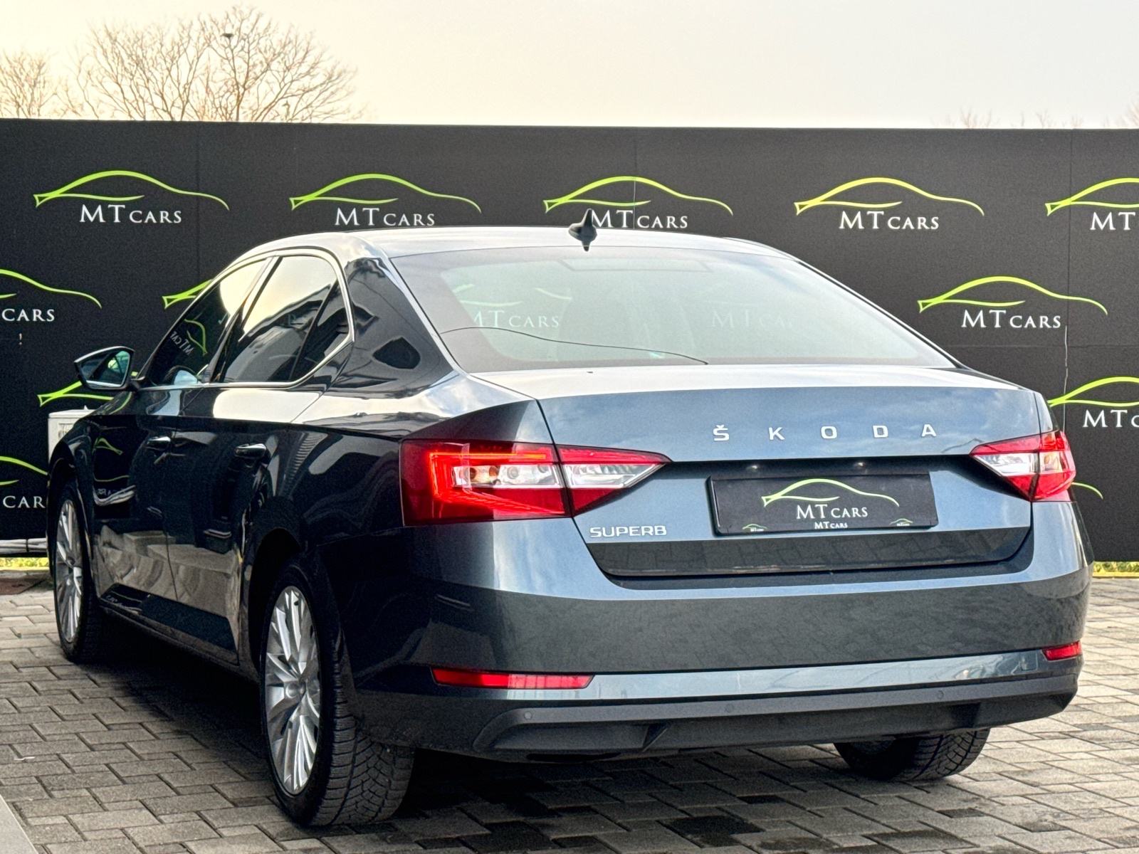 ŠKODA SUPERB 2.0TDI DSG REDIZAJN, LED, ACC, KEYLESS, JAMSTVO, fotografija 4
