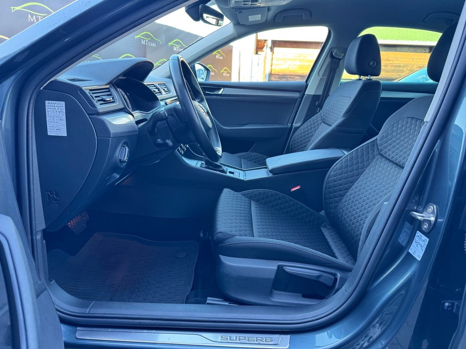 ŠKODA SUPERB 2.0TDI DSG REDIZAJN, LED, ACC, KEYLESS, JAMSTVO, fotografija 8