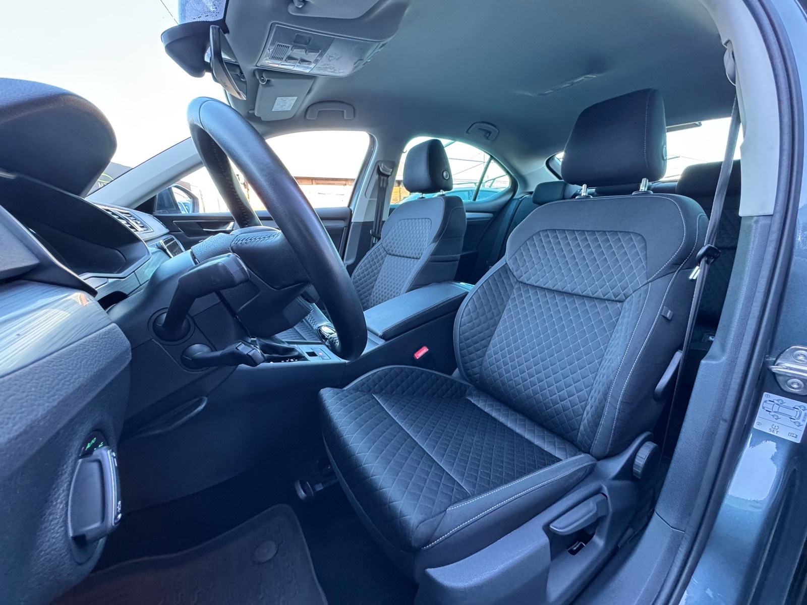 ŠKODA SUPERB 2.0TDI DSG REDIZAJN, LED, ACC, KEYLESS, JAMSTVO, fotografija 9