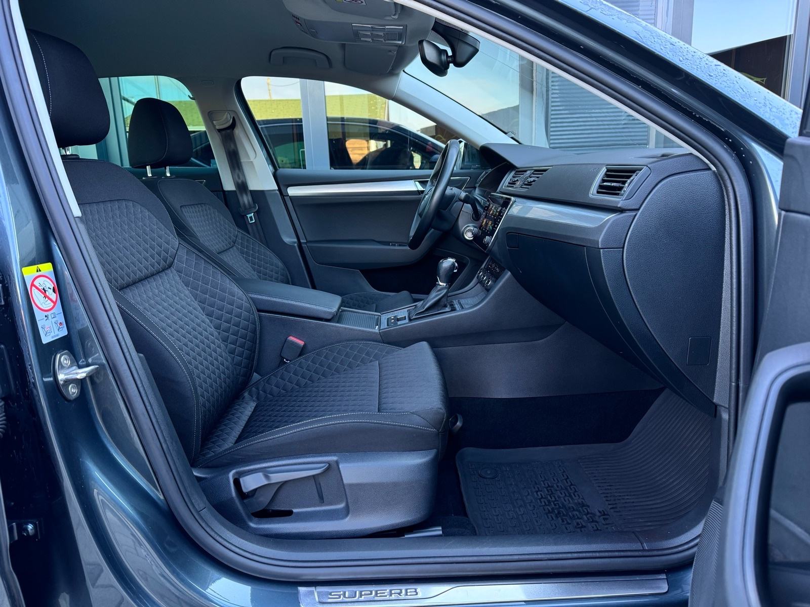 ŠKODA SUPERB 2.0TDI DSG REDIZAJN, LED, ACC, KEYLESS, JAMSTVO, fotografija 10