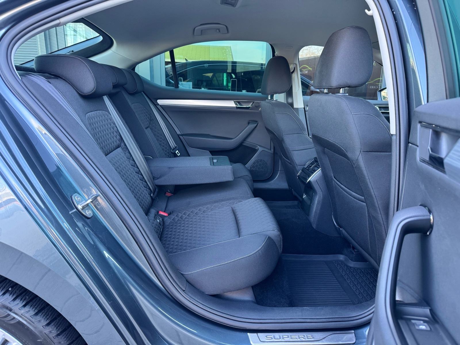 ŠKODA SUPERB 2.0TDI DSG REDIZAJN, LED, ACC, KEYLESS, JAMSTVO, fotografija 12