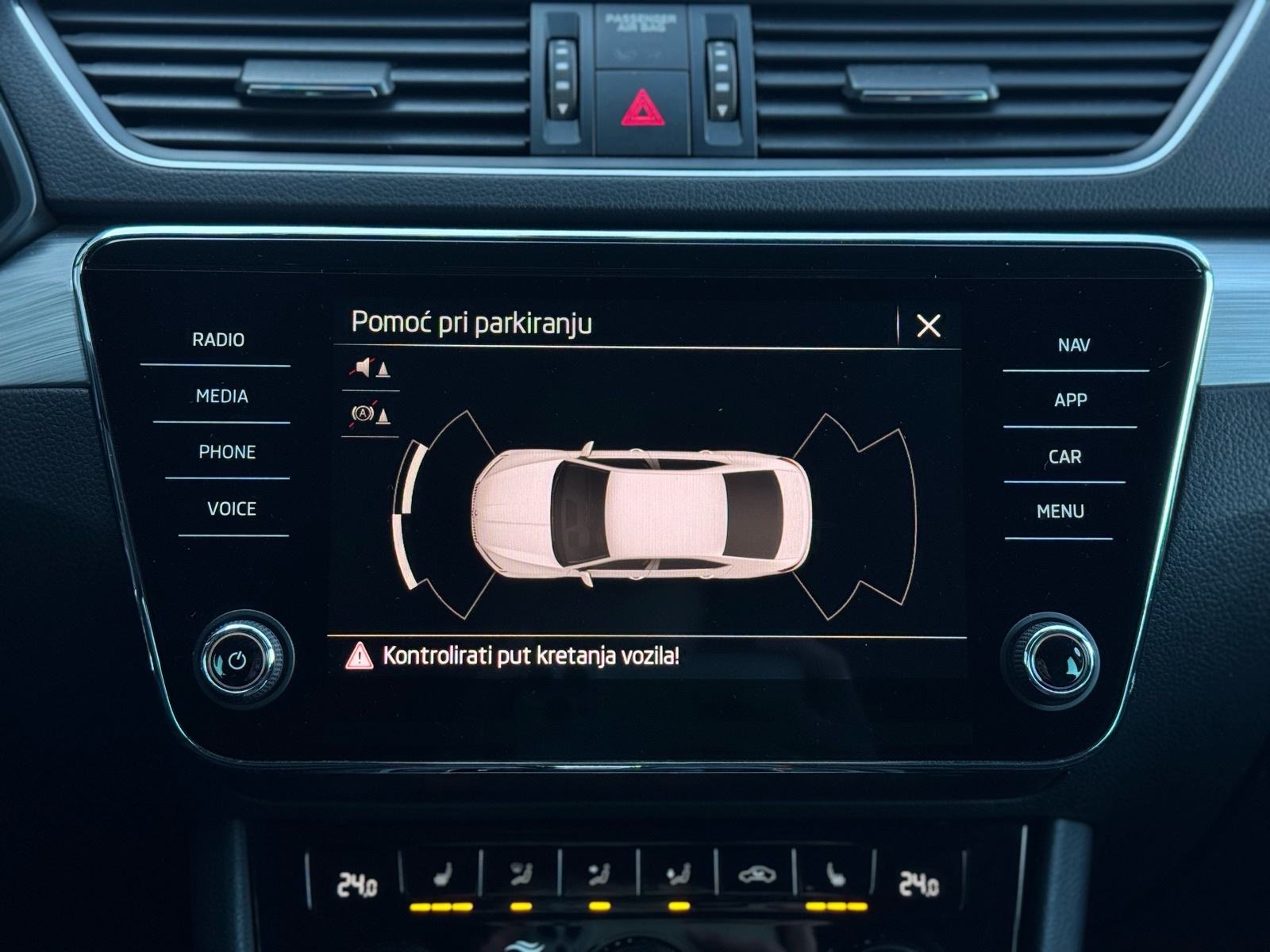 ŠKODA SUPERB 2.0TDI DSG REDIZAJN, LED, ACC, KEYLESS, JAMSTVO, fotografija 17