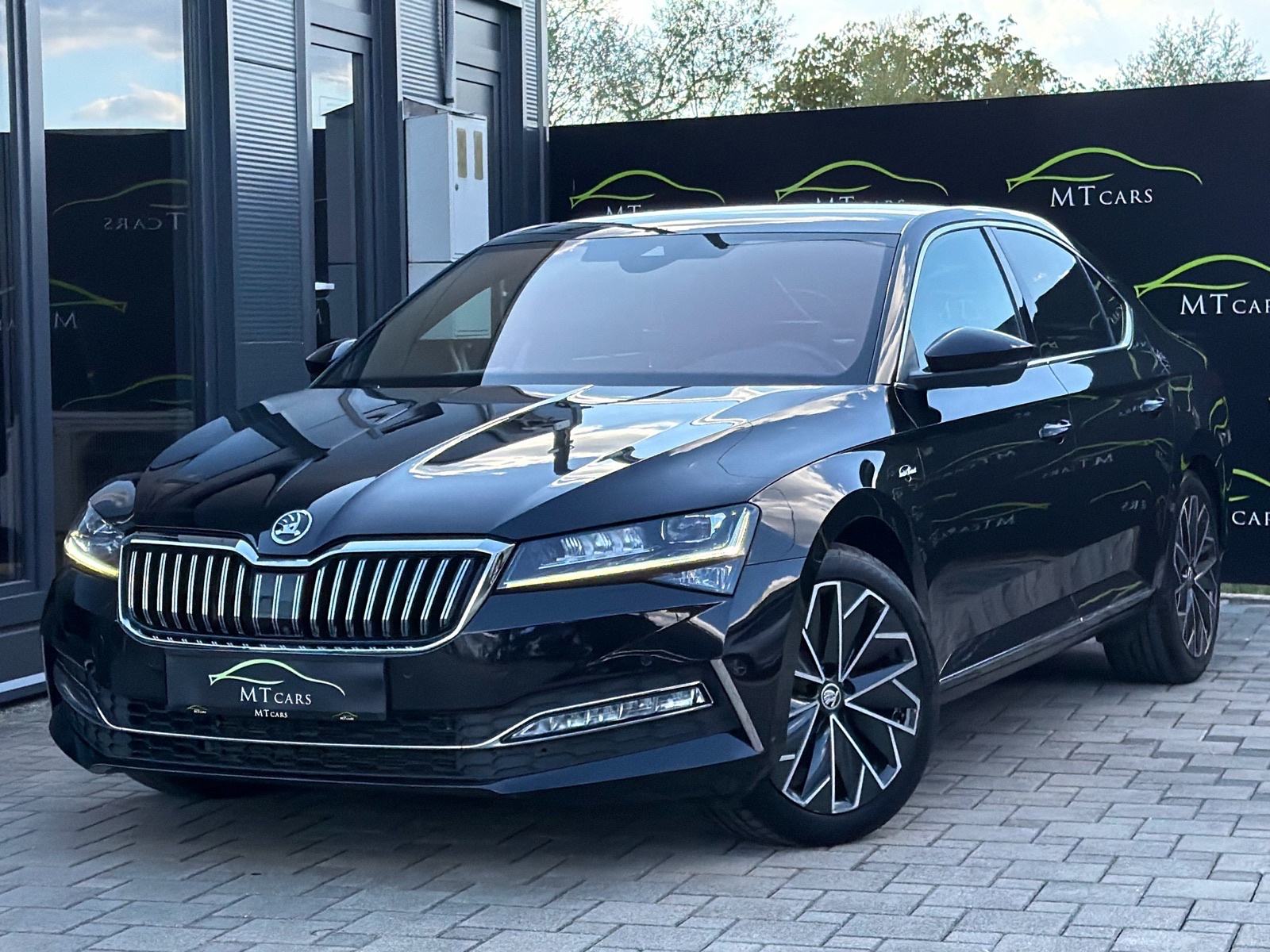 ŠKODA SUPERB 2.0TDI L&K, KOŽA, 360KAM, CANTON, MRTVI KUT, JAMSTVO 24MJ, pogled izvana - slika 1