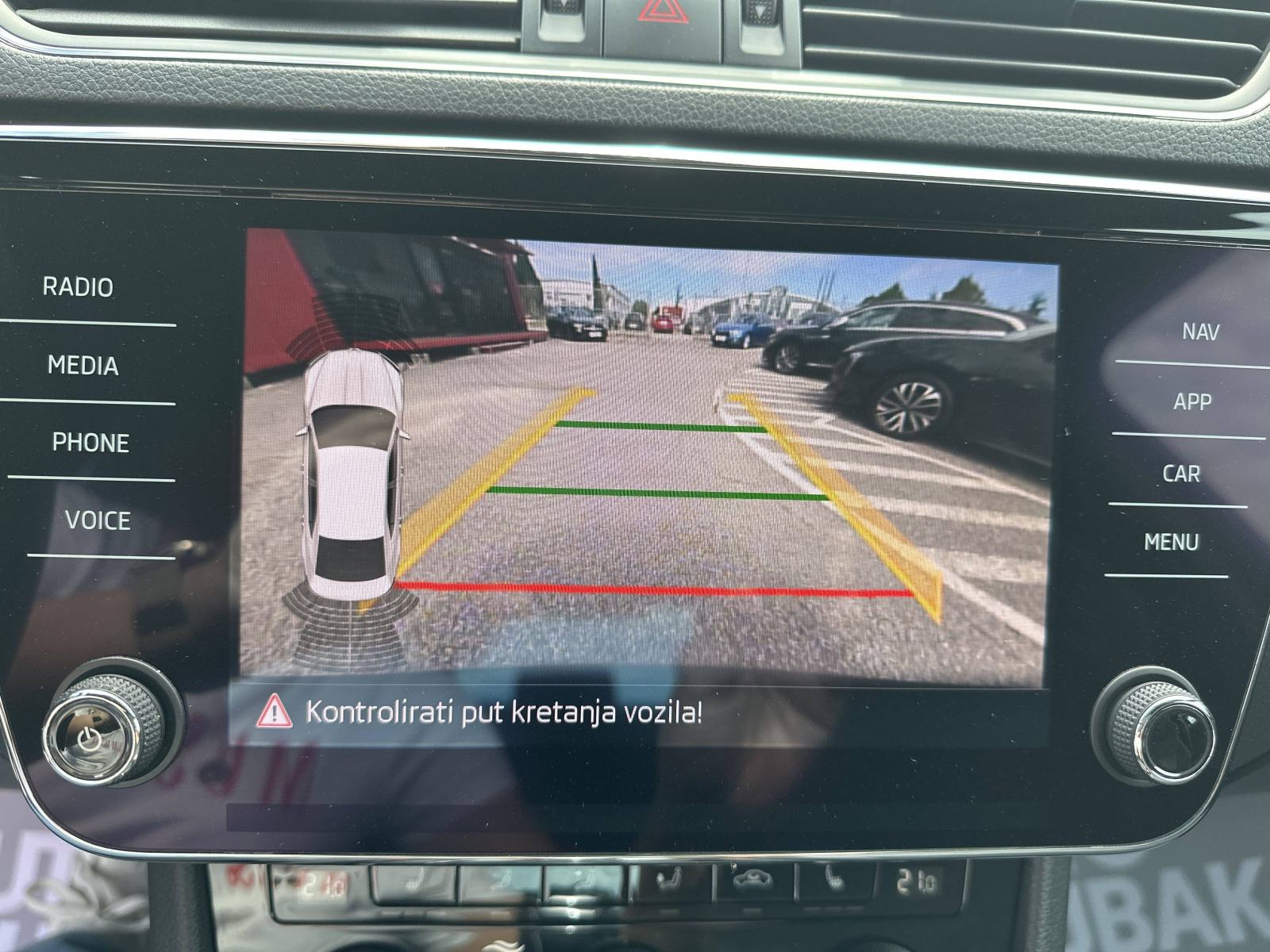 SKODA SUPERB 2019 • PREMIUM jamstvo • AutoZubak Rabljena, fotografija 19