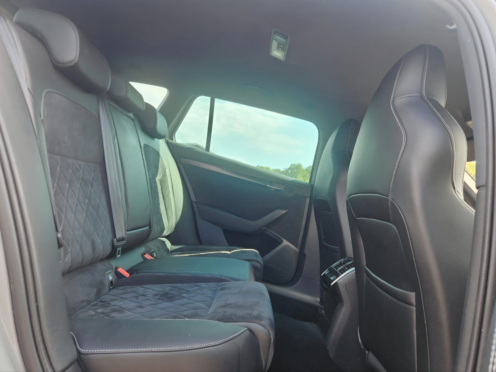 Škoda Superb 2022G SPORTLINE DSG 200KS *Leasing*Acc*Dcc*Alu19*Jamstvo*, fotografija 9