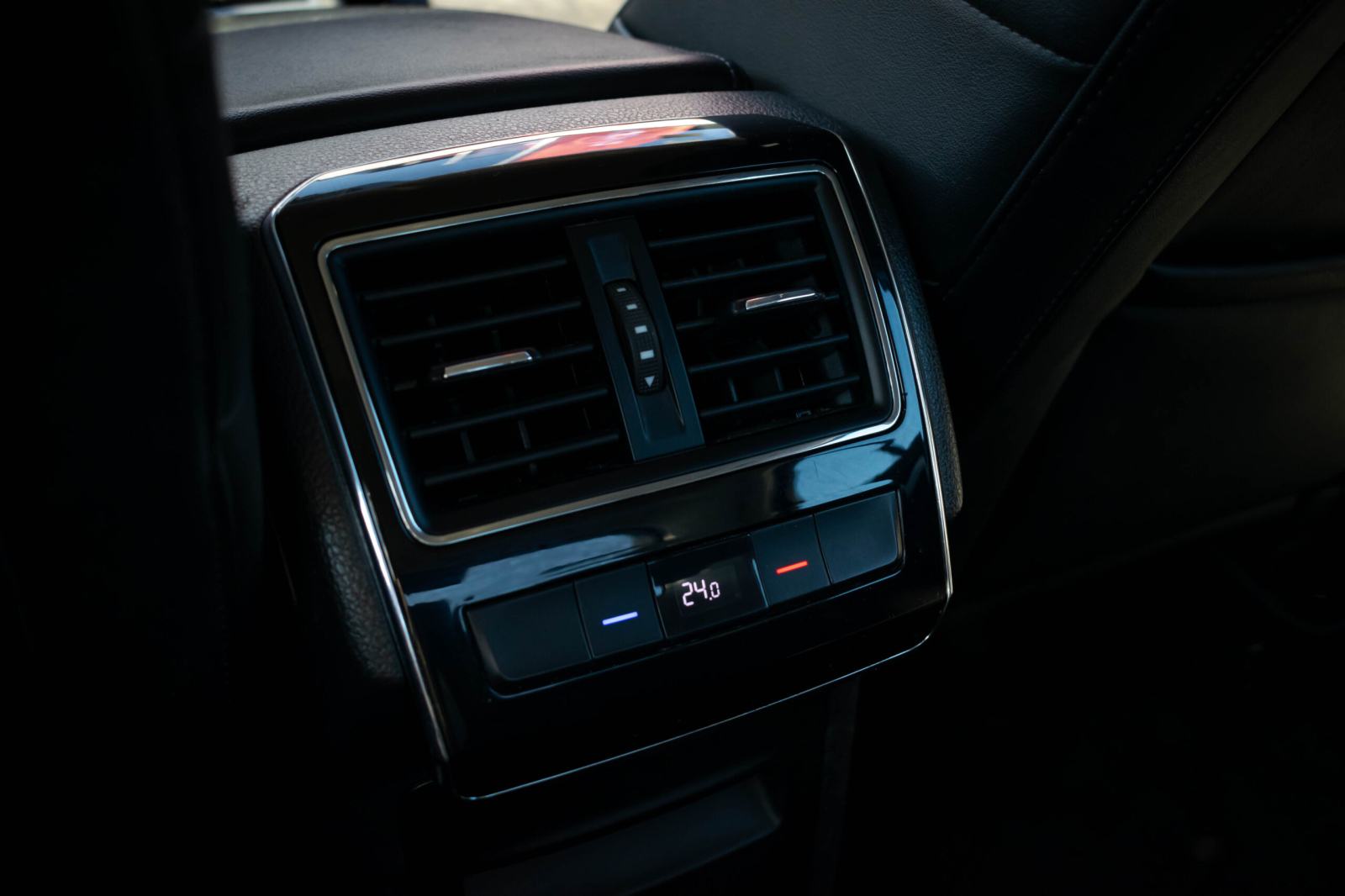 Škoda Superb Business 2.0 TDI, fotografija 16