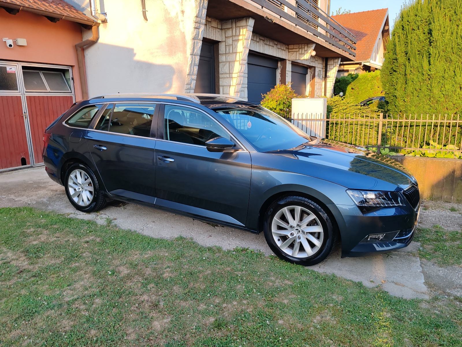 Škoda Superb Combi 1,6 TDI 2016 STYLE, fotografija 2