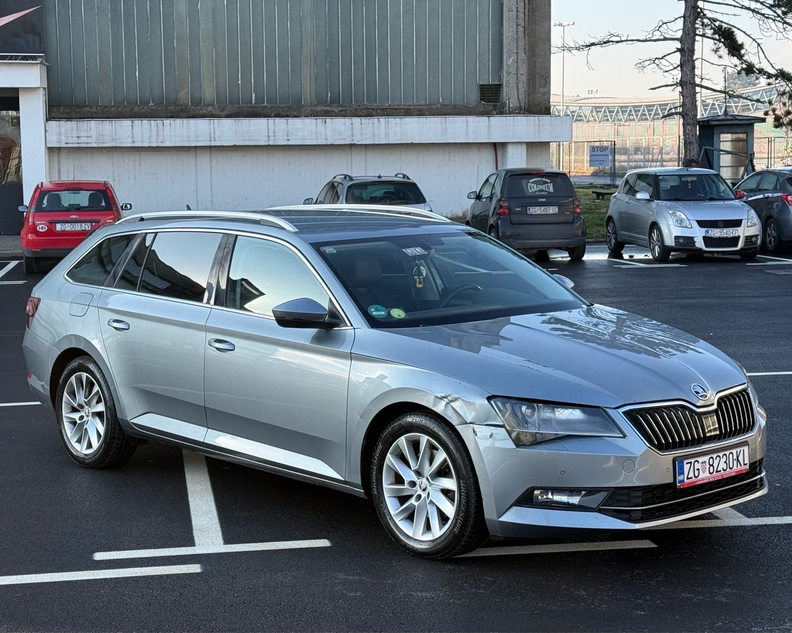 Škoda Superb Combi 1,6 TDI **BI-XENON**KOŽA**, fotografija 4
