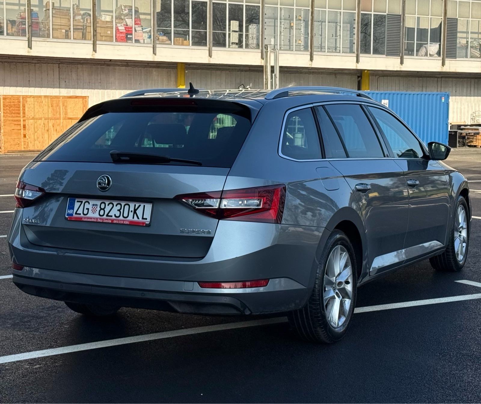 Škoda Superb Combi 1,6 TDI **BI-XENON**KOŽA**, fotografija 5