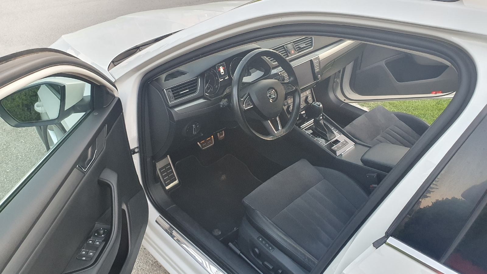 Škoda Superb Combi 1,6 TDI DSG, fotografija 8