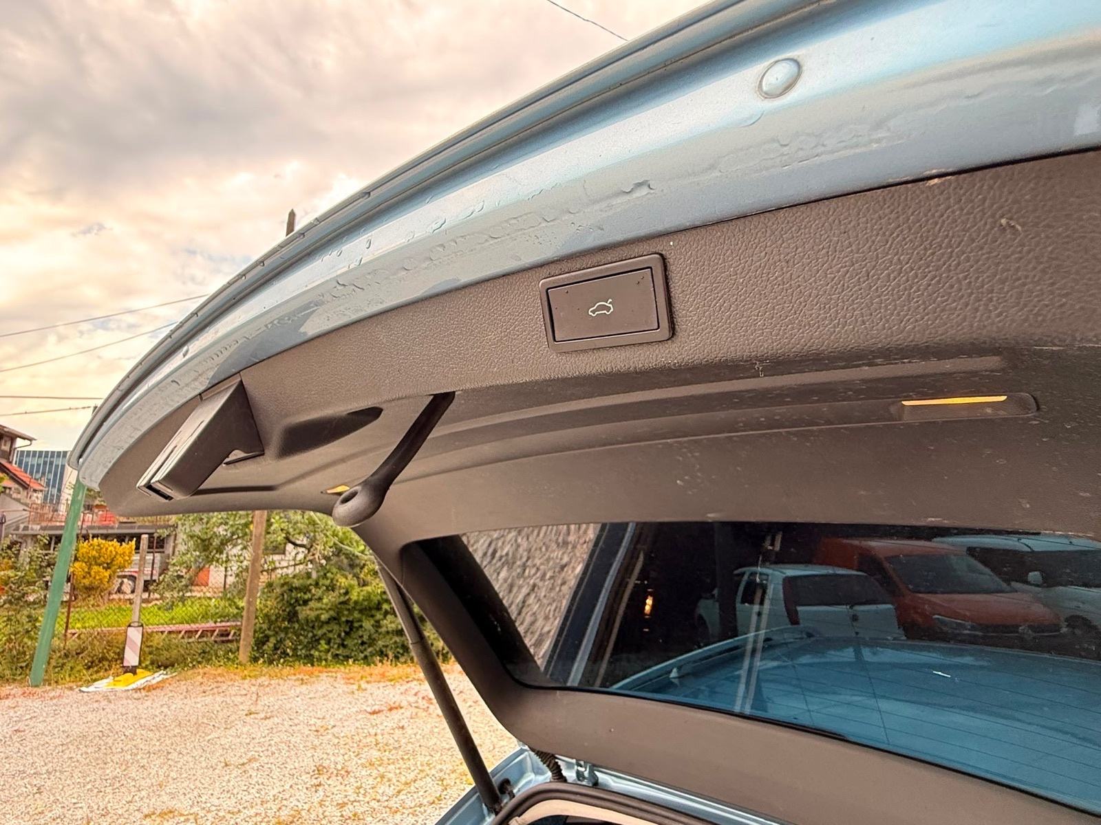 Škoda Superb Combi 1,6 TDI Elegance FULL OPREMA, fotografija 9
