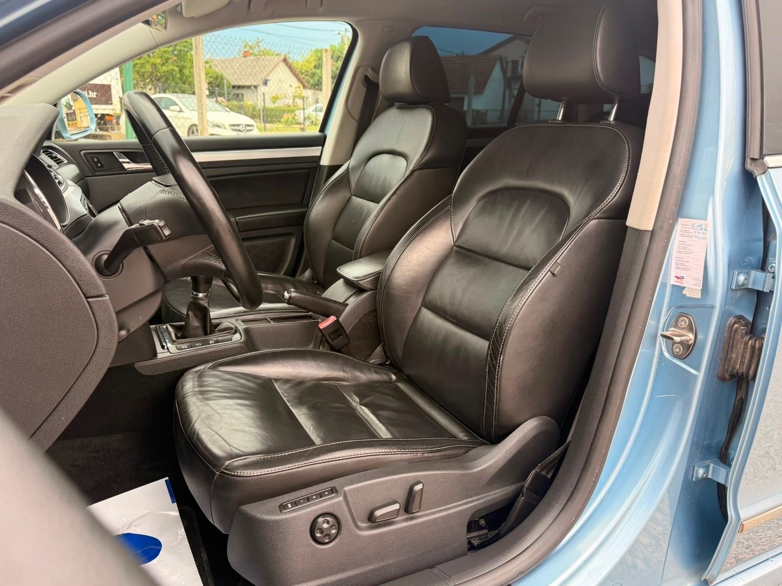 Škoda Superb Combi 1,6 TDI Elegance FULL OPREMA, fotografija 15
