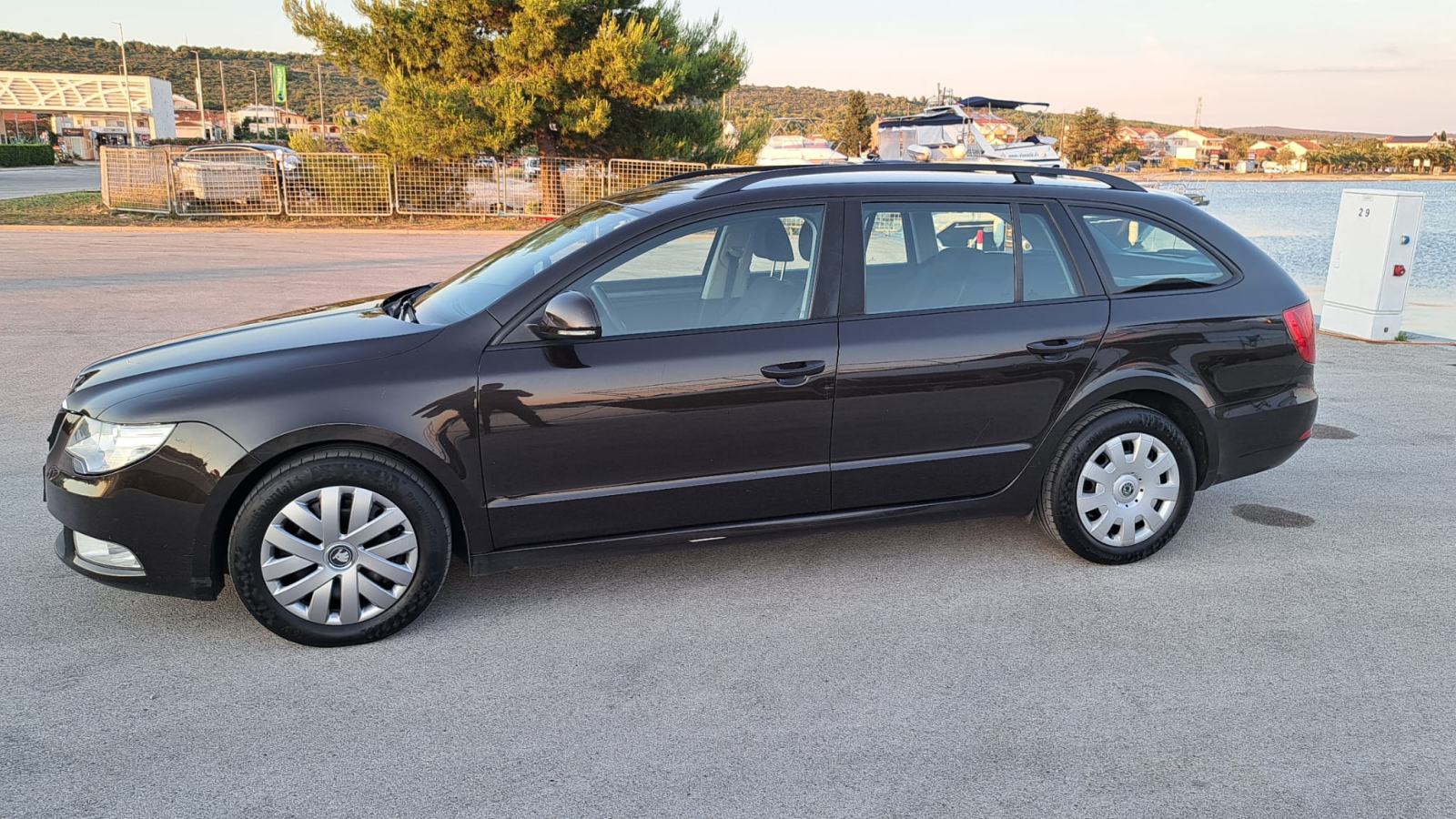 Škoda Superb Combi 1,6 TDI reg 05/2027, fotografija 4