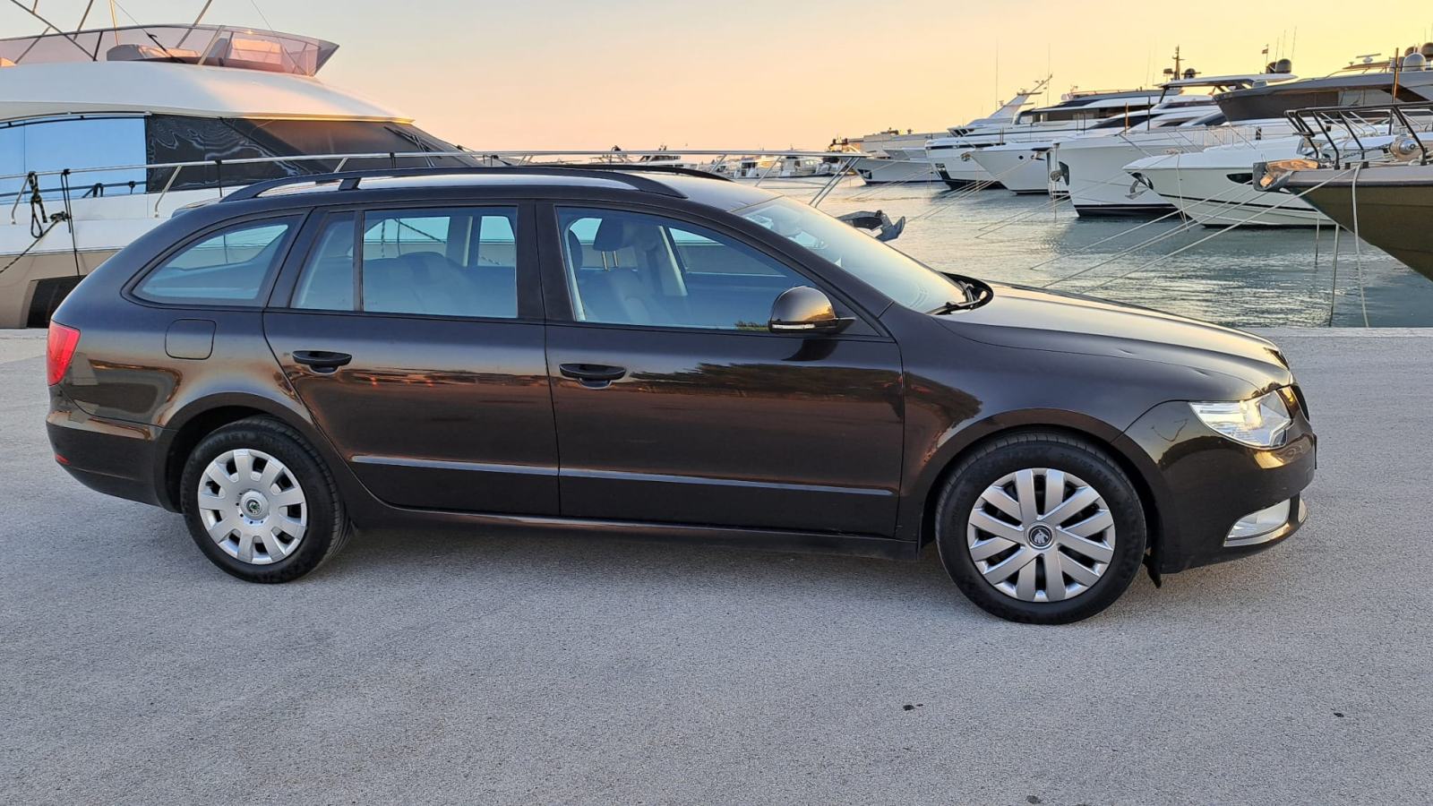 Škoda Superb Combi 1,6 TDI reg 05/2027, fotografija 12