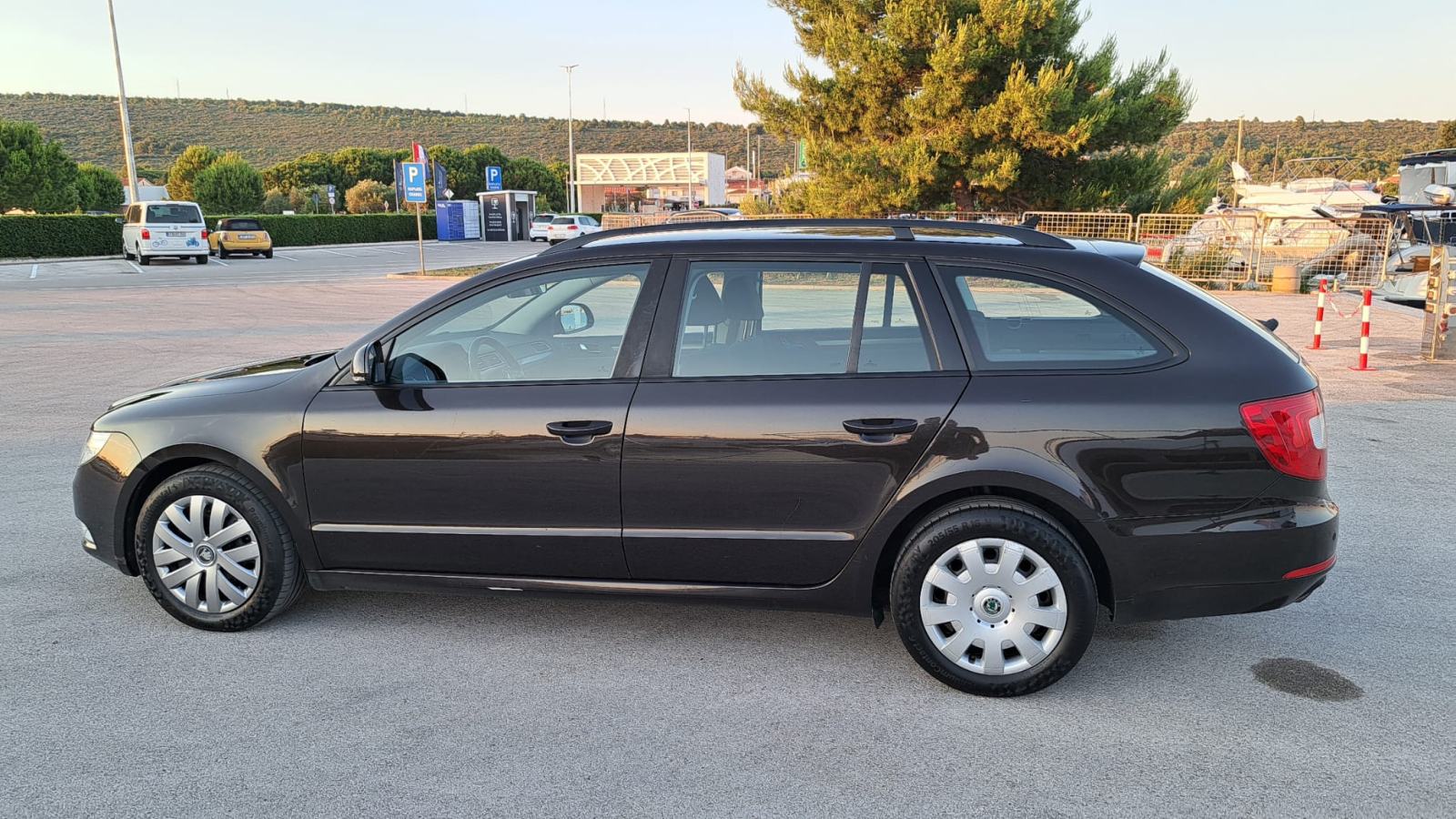 Škoda Superb Combi 1,6 TDI reg 05/2027, fotografija 5