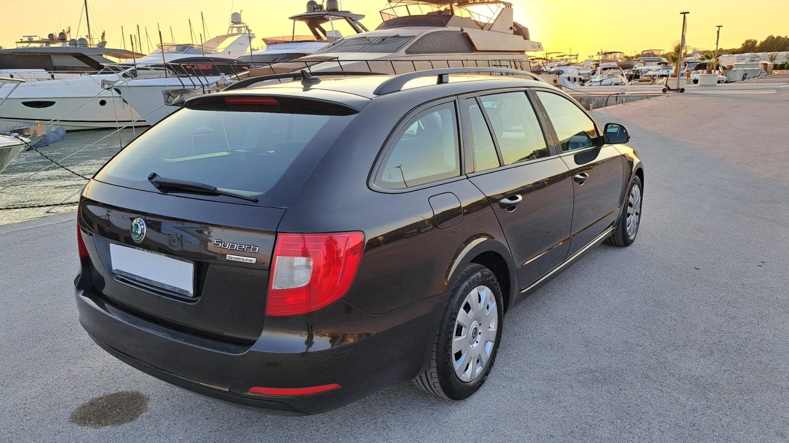 Škoda Superb Combi 1,6 TDI reg 05/2027, fotografija 8