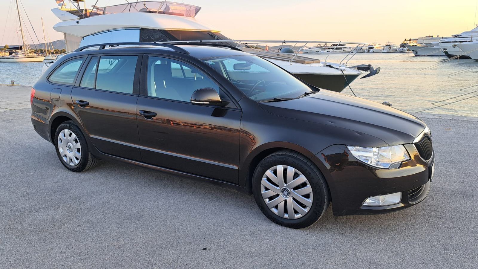 Škoda Superb Combi 1,6 TDI reg 05/2027, fotografija 13