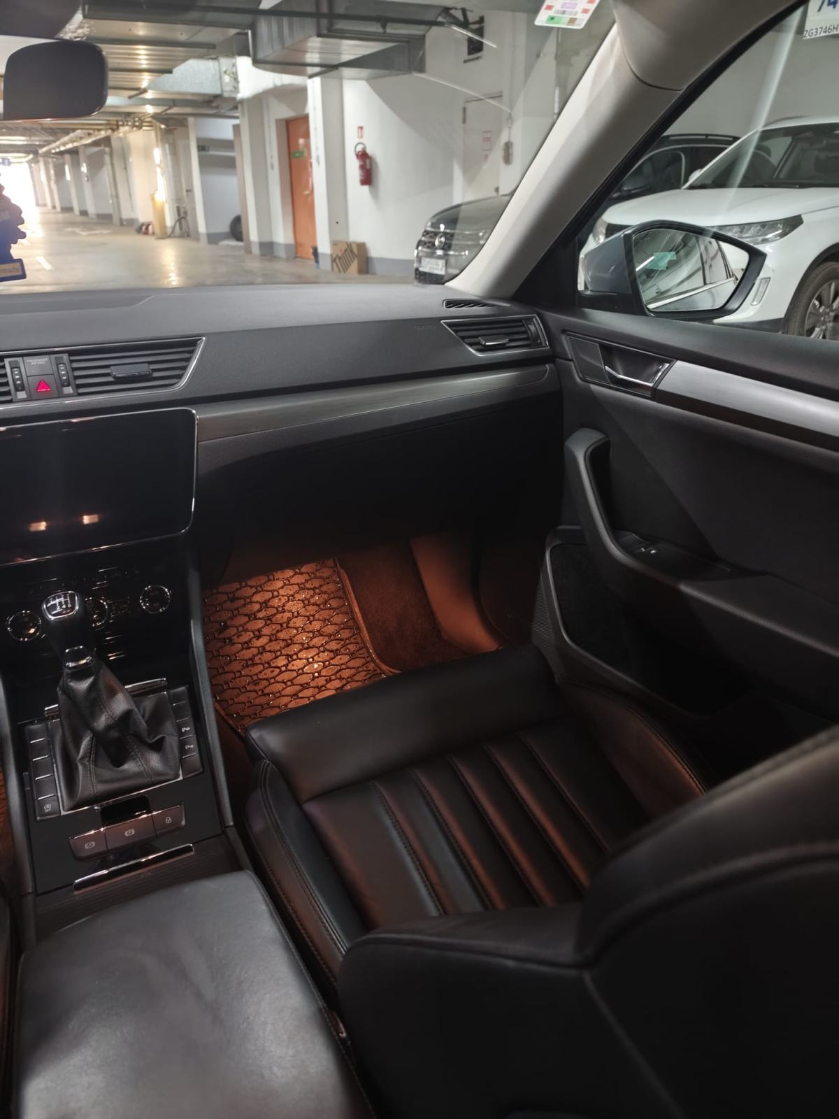 Škoda Superb Combi 1,6 TDI, fotografija 3