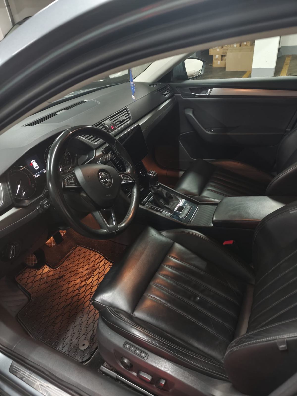 Škoda Superb Combi 1,6 TDI, fotografija 11