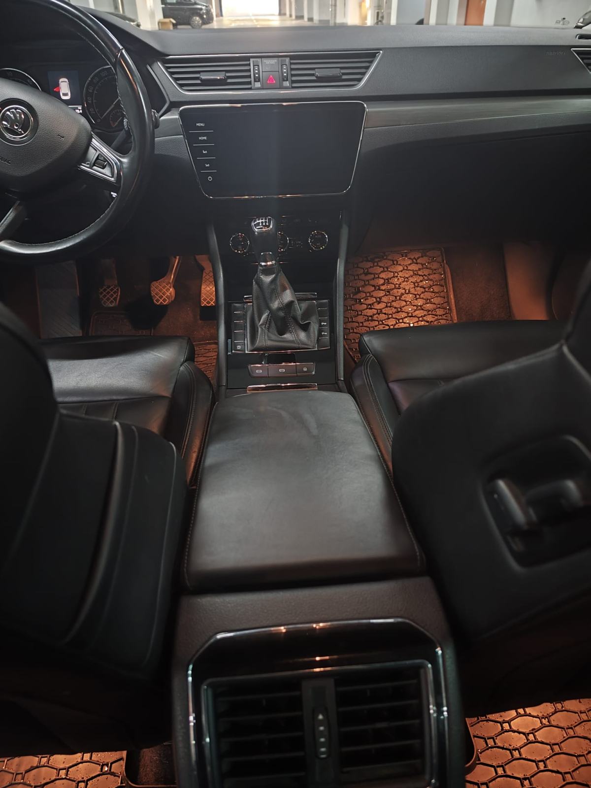 Škoda Superb Combi 1,6 TDI, fotografija 15