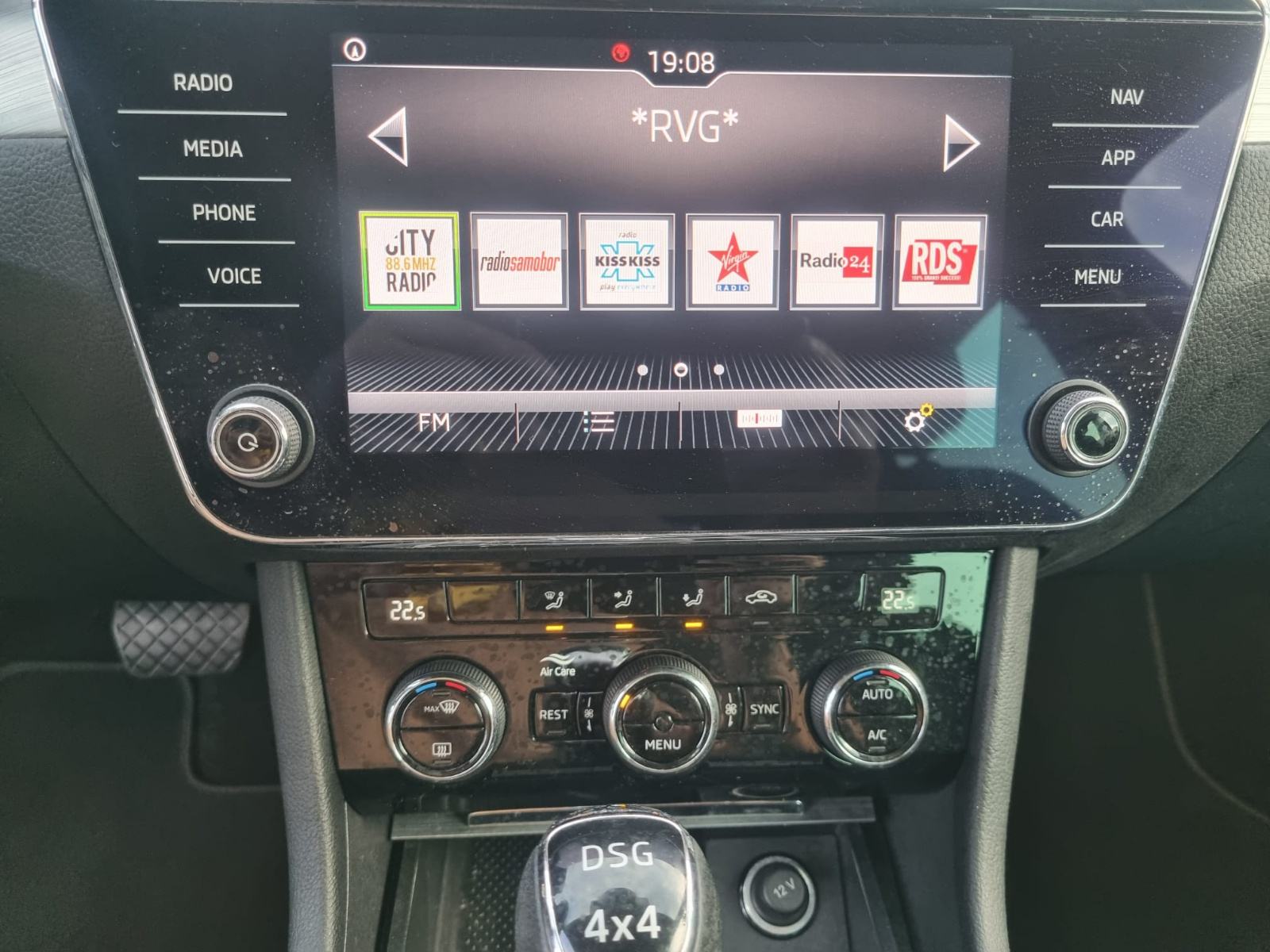 Škoda Superb Combi 2,0 TDI automatik 4x4 , 200 KS, fotografija 7