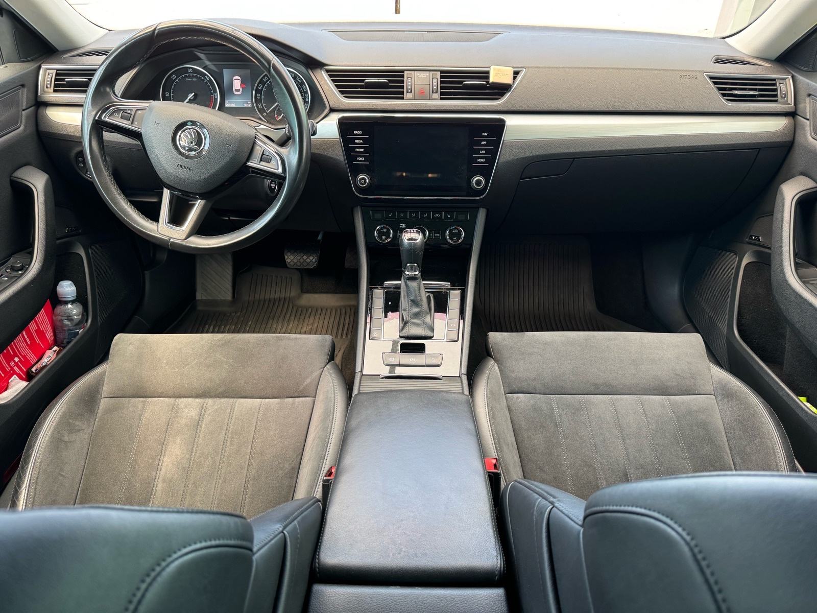 Škoda Superb Combi 2,0 TDI automatik alkantara koža, fotografija 9