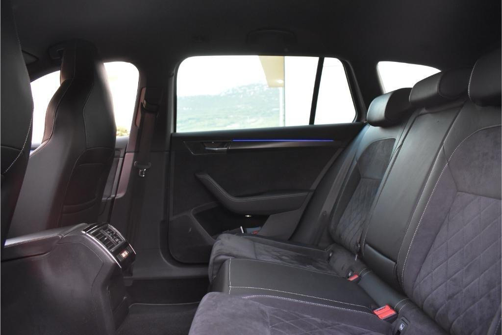Škoda Superb Combi Sportline 2,0 TDI 140kw DSG reg.do 07/27, fotografija 10
