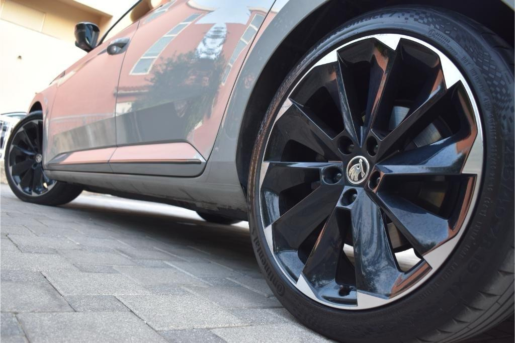 Škoda Superb Combi Sportline 2,0 TDI 140kw DSG reg.do 07/27, fotografija 8