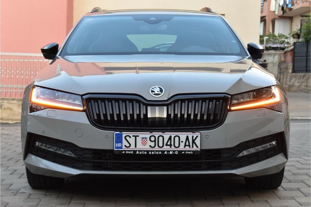 Škoda Superb Combi Sportline 2,0 TDI 140kw DSG reg.do 07/27, fotografija 2