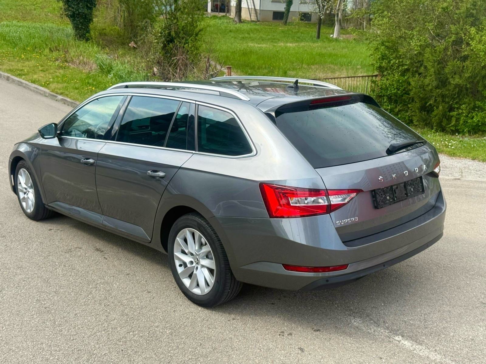 Škoda Superb Combi 2,0 TDI- DSG KO NOVO JAMSTVO 1 g, fotografija 8